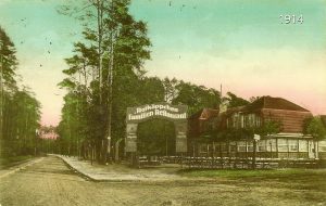 heiligenseestrasse-ecke-elchdamm-rotka%cc%88ppchen-familien-restaurant-1914