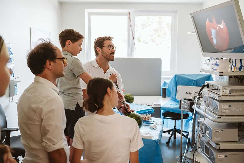 Tag der offenen Tür im Dominikus-Krankenhaus 2026 Medizin zum Anfassen auch für die Jüngsten. © Caritas-Klinik Dominikus