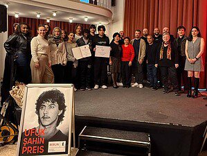 Gemeinsames Gruppenfoto anlässlich der Preisverleihung des Ufuk-Şahin-Preis 2026 © Ebru Okatan
