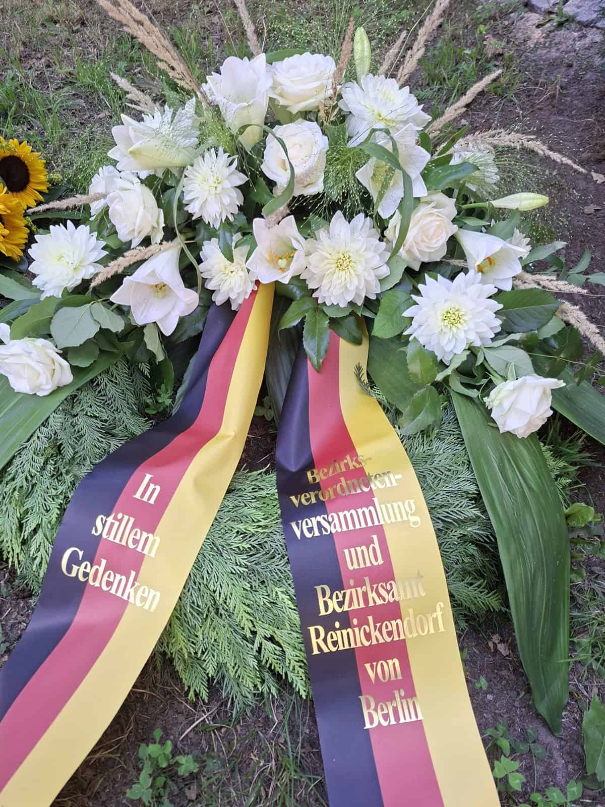 Gedenkkranz der BVV und des Bezirksamts Reinickendorf