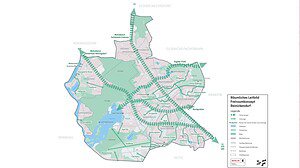 Karte des Bezirks Reinickendorf mit grün eingezeichneten Achsen und Grünzügen, Gewässern, Wald- und Grünflächen als räumliches Leitbild des Freiraumkonzepts.