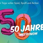 Flyer zur Jubiläumswoche 50 Jahre METRONOM mit Luftballon-Ziffern und Fotos