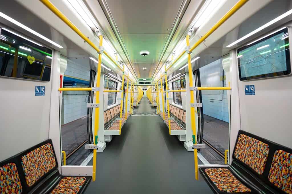 Blick in den Waggon der neuen J-Baureihe für die Berliner U-Bahn. © BVG, Florian Bündig