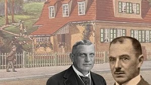 Zwei alte HErren in schwarzweiß vor der Zeichnung eines Einfamilienhauses.